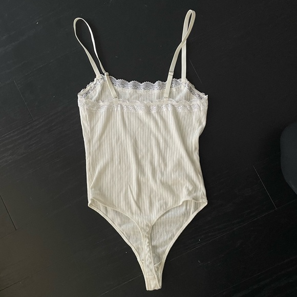 Forever21 White Lace Bodysuit - Picture 3 of 3